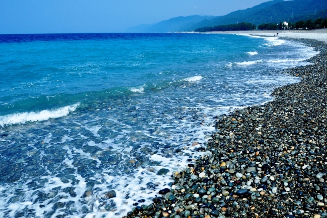 「ヒスイ海岸（宮崎・境海岸）」