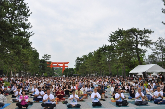 昨年「国際ヨガDAY2017in京都」の様子