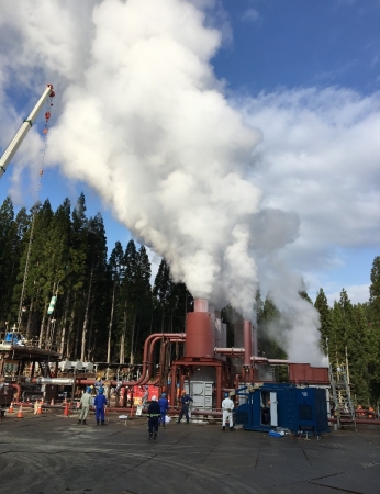 小安地域での噴気試験の様子