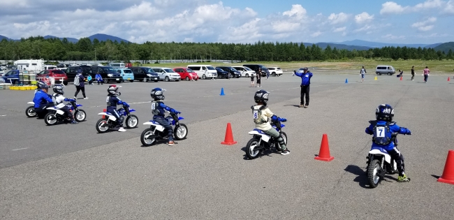 親子バイク教室の様子©テレビ岩手