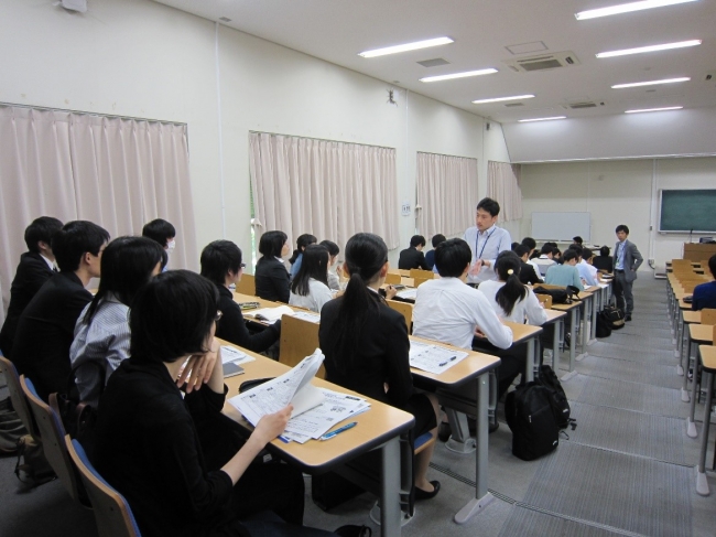 過去の説明会の様子（先輩職員とのフリートーク）