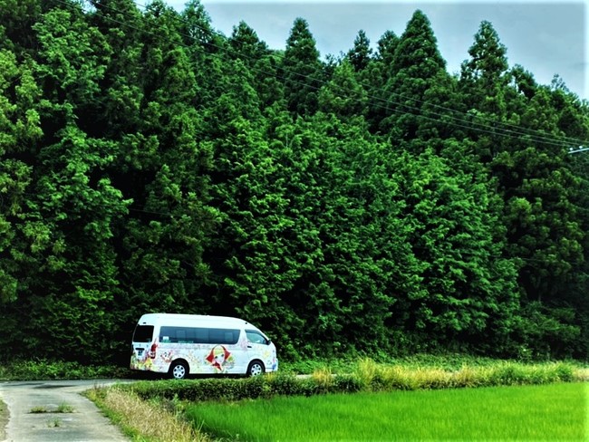 狭あいな道もすーいすい。