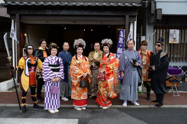 お姫さま、侍、芸人、町人、町娘などなど佐倉城下の住人が町を練り歩きます