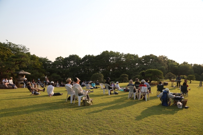 夕暮れに染まるライブ（2016年）