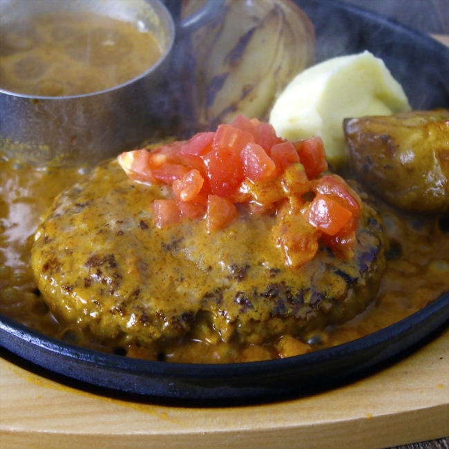 トマトバターカレーハンバーグ　1180円(税抜)