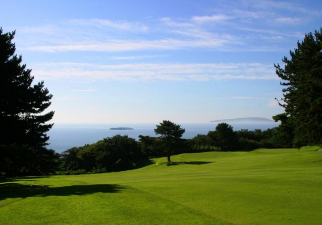 No.16ホールから望む相模湾と初島・大島