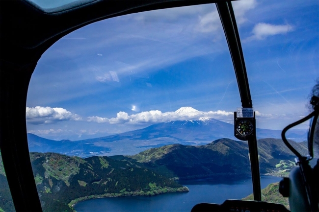 機内車窓からの富士山