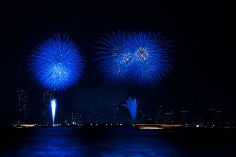 ゲレンデ打上げ花火「Naeba 希望の光」イメージ