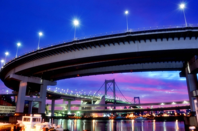 気分を盛り上げてくれる美しい夜景♪