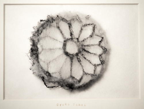 玉井祥子　“Rosette(half)” 和紙、墨　11.8×16.8cm（全図）