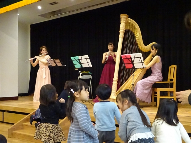 子どもたちが踊りだす！