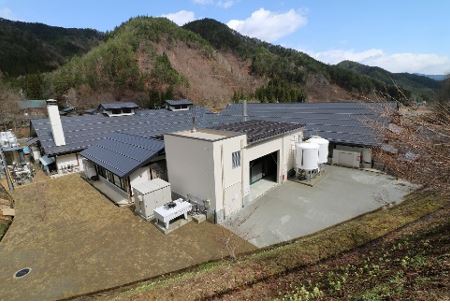 地元材を活かして電気と熱を供給（バイオマス） 出力：165kW