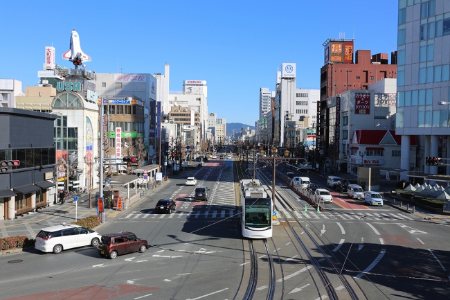 豊橋市内を走る路面電車