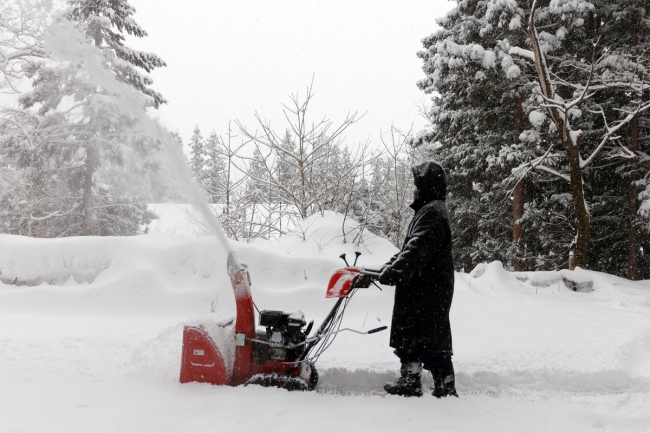 雪深い地方では除雪も大切な仕事となります。