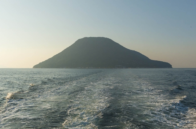 高見島　撮影：豊永政史