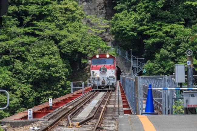 奥大井湖上駅への架橋