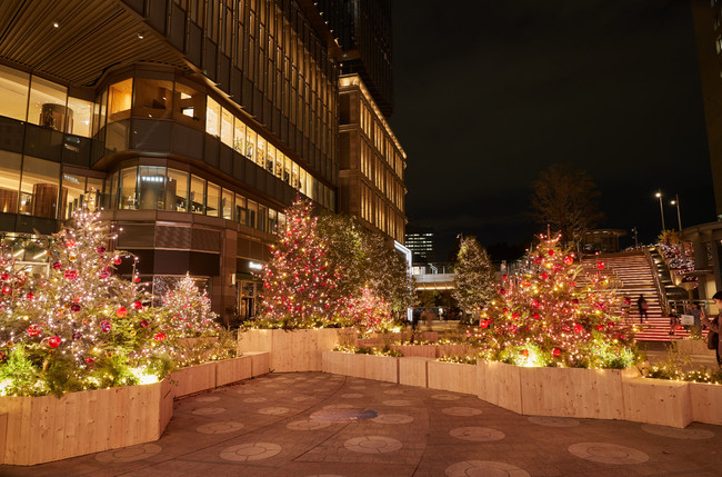 1階広場「HIBIYA &HOPE CHRISTMAS SQUARE」