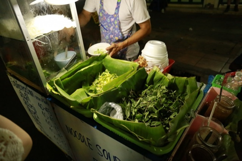 （ケンミン）SALAD PHO資料写真②フォーの屋台