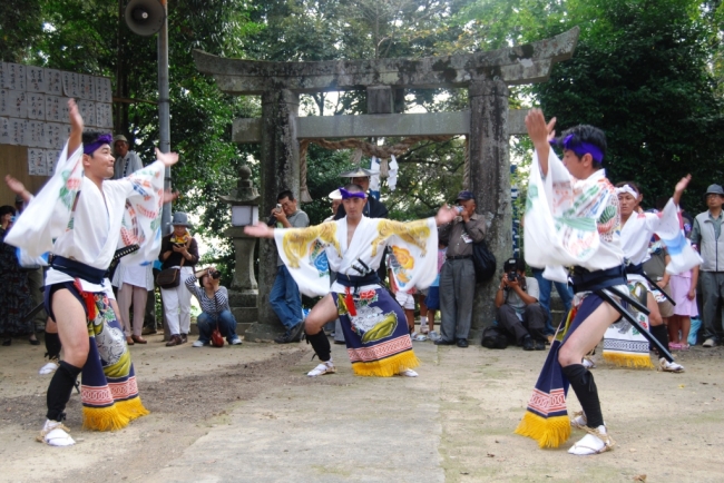 中野の荒踊／厳かに優美に舞う「武雄の荒踊」佐賀県武雄市