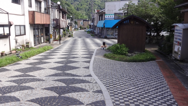 風光明媚な温泉街