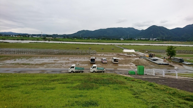 集中豪雨後の会場の様子