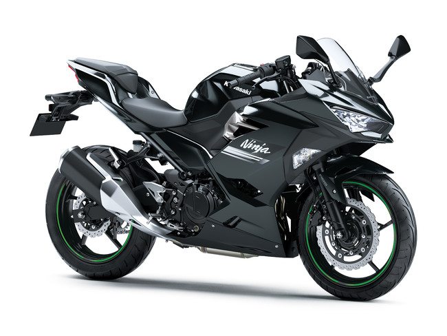 Ninja 250（メタリックカーボングレー×メタリックフラットスパークブラック）