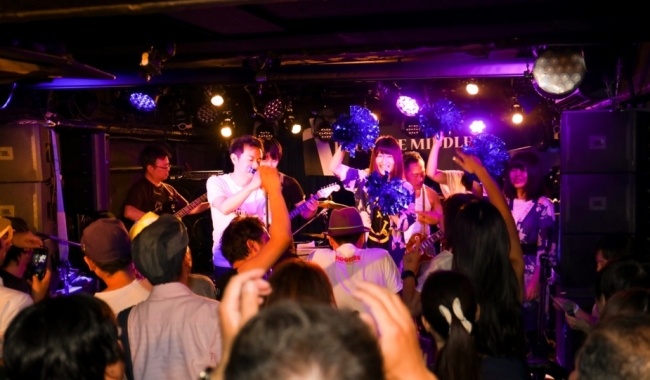 Rock the Middle Special Session Band  出演バンドから各１名ずつがステージに上がり、スペシャルセッションを披露した。曲目は、NIRVANAの Smells like teen sprit