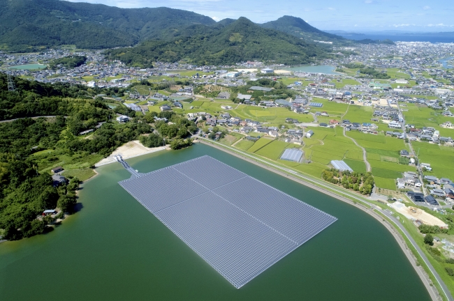 御厩池水上太陽光発電所