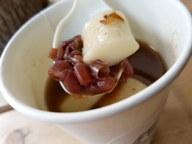 しっかりした風味のあるえりも小豆と弾力あるこめんぼうとの新食感！