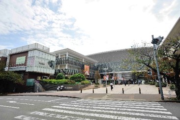 たまプラーザ駅前