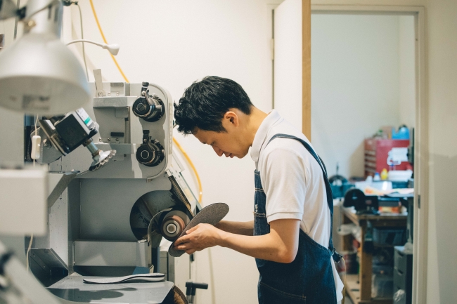 様々な町工場と連携体制を構築した