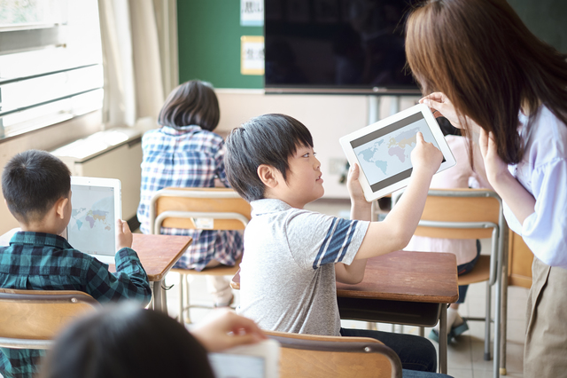 タブレットを用いた授業風景（イメージ）