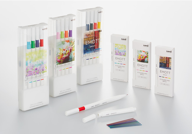 左『EMOTT（エモット）　pencil』　アソート、右『EMOTT（エモット）　pencil　替芯』 手前奥から『EMOTT（エモット）　pencil』　レッド、『EMOTT（エモット）　pencil　替芯』 No.1