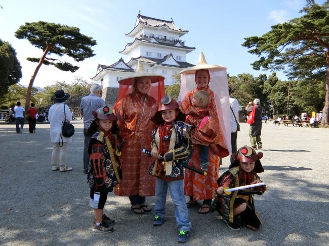 甲冑衣装の着付けイメージ(写真は小田原城にて）