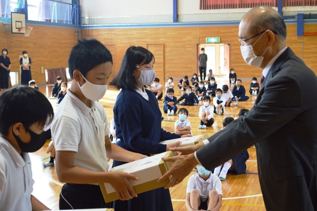 ▲鏡野町立鶴喜小学校にて