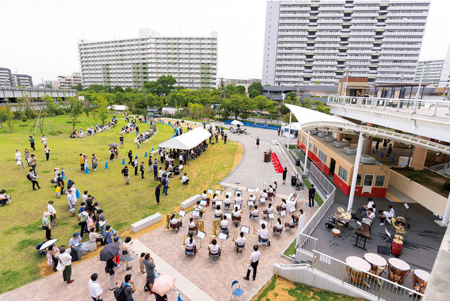 引退した阪神電鉄の名車両「赤胴車」がやってきた武庫川団地の広場。７月にお披露目されました。