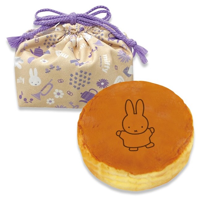 巾着入りチーズケーキ　1,760円（チーズケーキ直径約14cm）