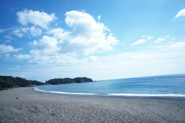 天気の良い日は海岸沿いの散歩が気持ちいい