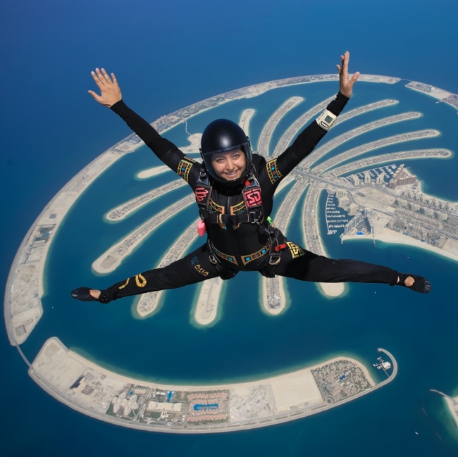 スカイダイビング-写真クレジットskydivedubai.ae