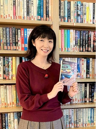 『お探し物は図書室まで』の著者・青山美智子さん