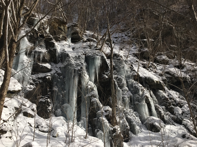 馬門岩の氷柱