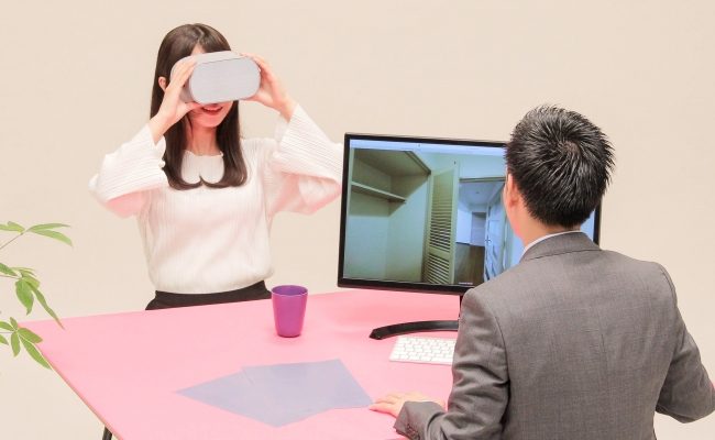 ワンクリックでお客様用のVR機器と事業者用の画面で同じVRコンテンツを同期させることが可能