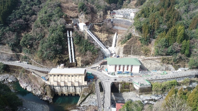 塚原発電所（中央右が新設発電所）