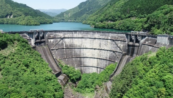 上椎葉ダム（遠景）