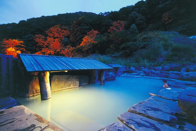 秋田県：泥湯温泉（秋田県観光連盟）