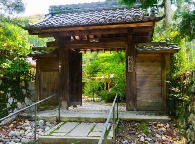 三井寺（園城寺）塔頭「妙厳院」の門（現況）三井寺（園城寺）塔頭「妙厳院」の門（現況）