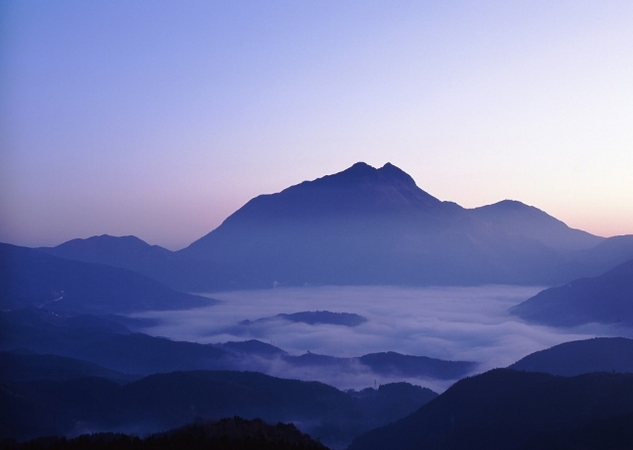 湯布院の風物詩・朝霧(九州)