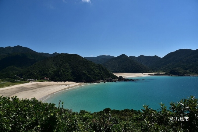 日本一美しい砂浜と言われる高浜海水浴場（長崎県五島市三井楽町）