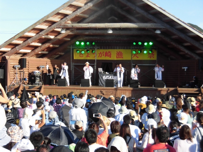 過去のぎょうが崎漁火祭の様子