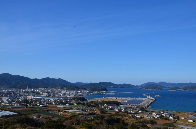 大津展望所から望む福江のまちなみ